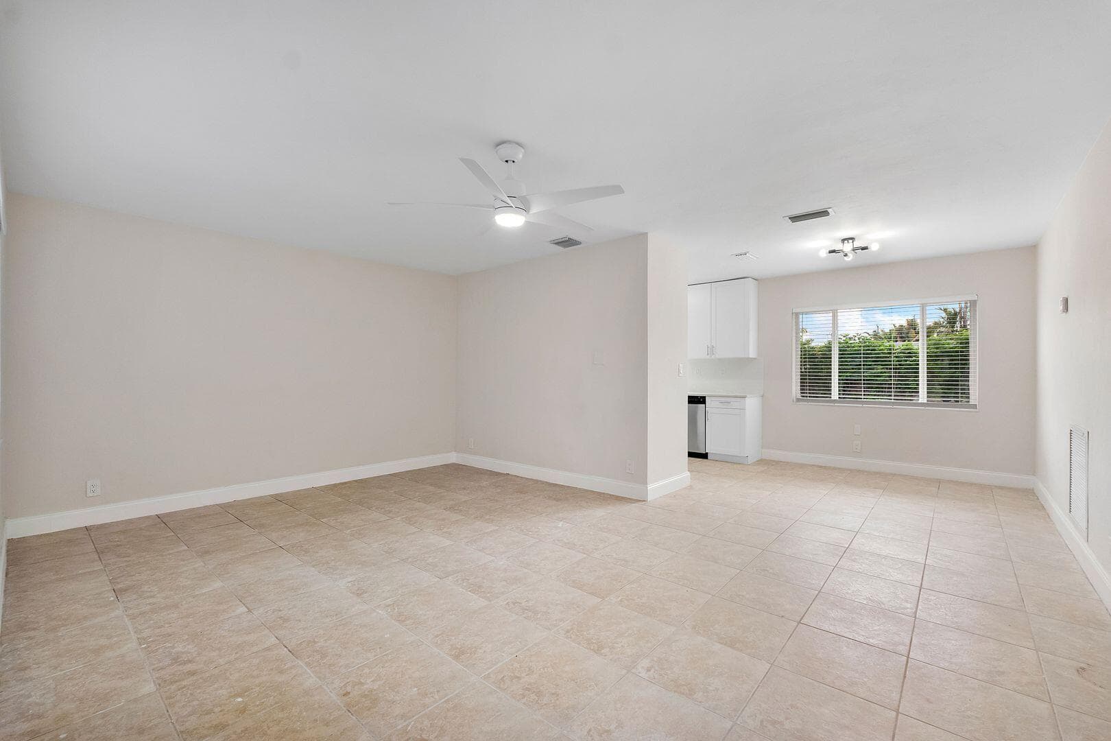 4650 NE 1st Terrace, Oakland Park, FL 33334 — photo 8 of 14