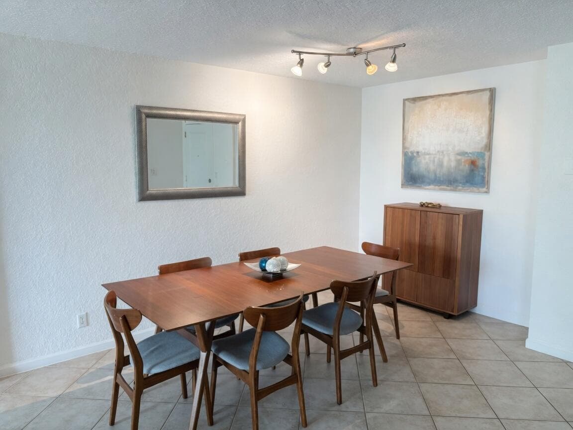 1000 Spanish River Road 4p, Boca Raton, FL 33432 — photo 2 of 5
