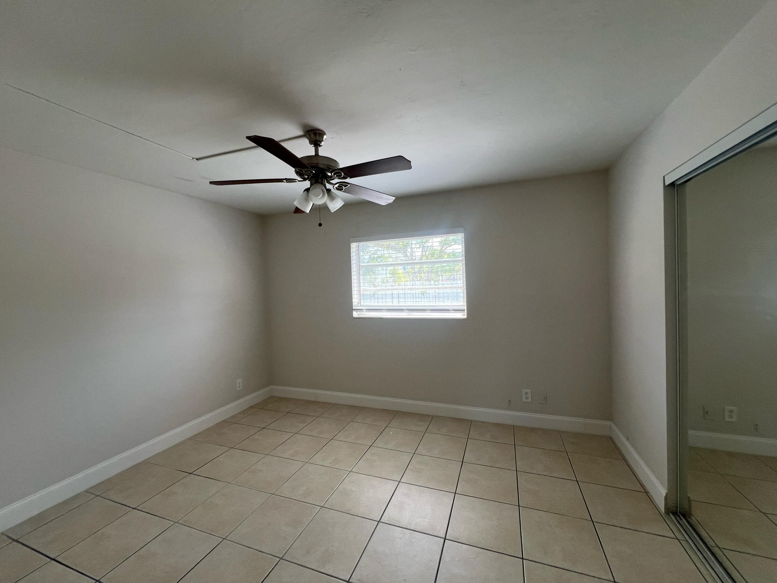 4670 NE 5th Avenue 5, Boca Raton, FL 33431 — photo 6 of 8