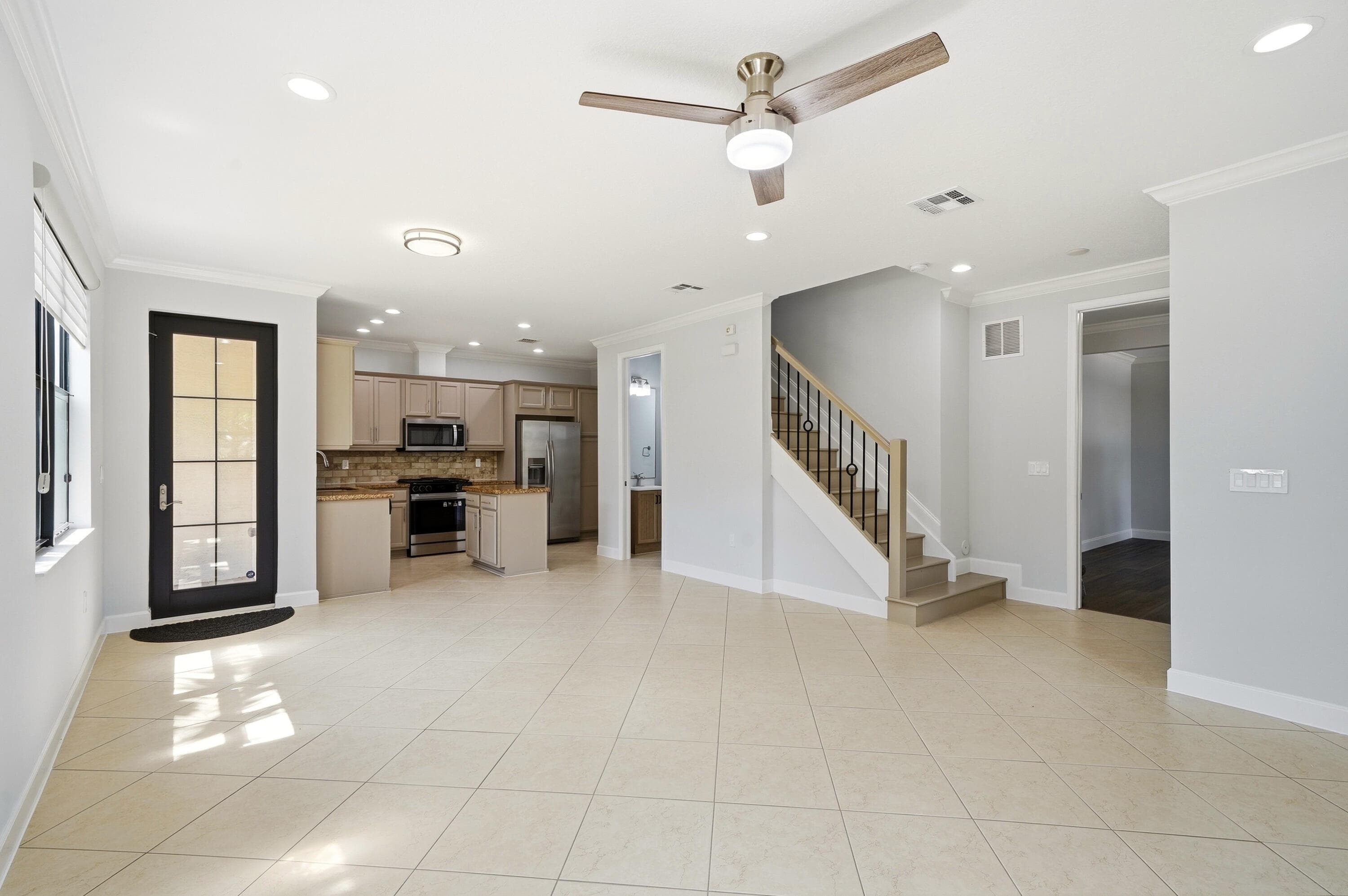 3390 NW 125th Avenue, Sunrise, FL 33323 — photo 5 of 41