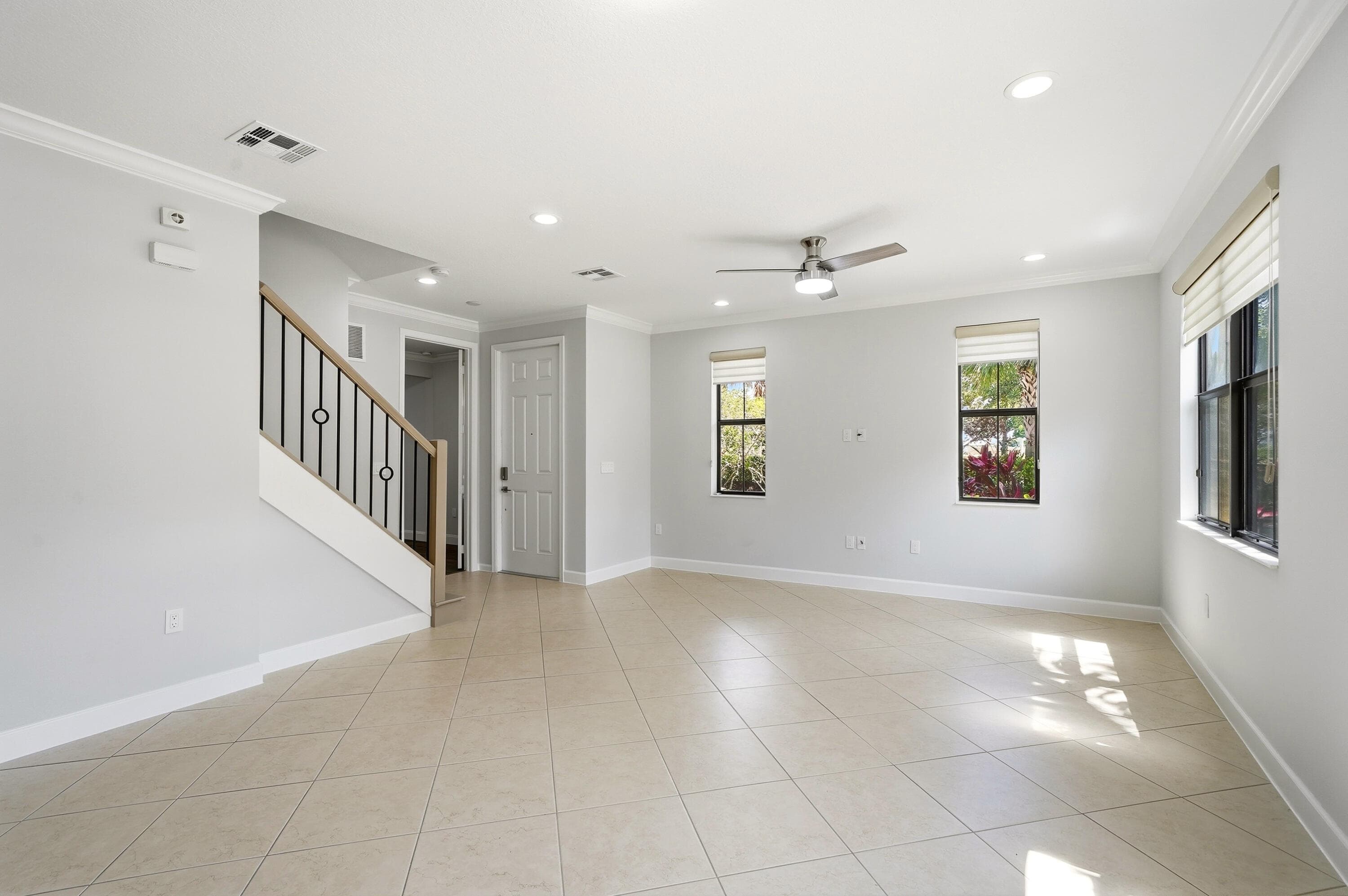 3390 NW 125th Avenue, Sunrise, FL 33323 — photo 6 of 41