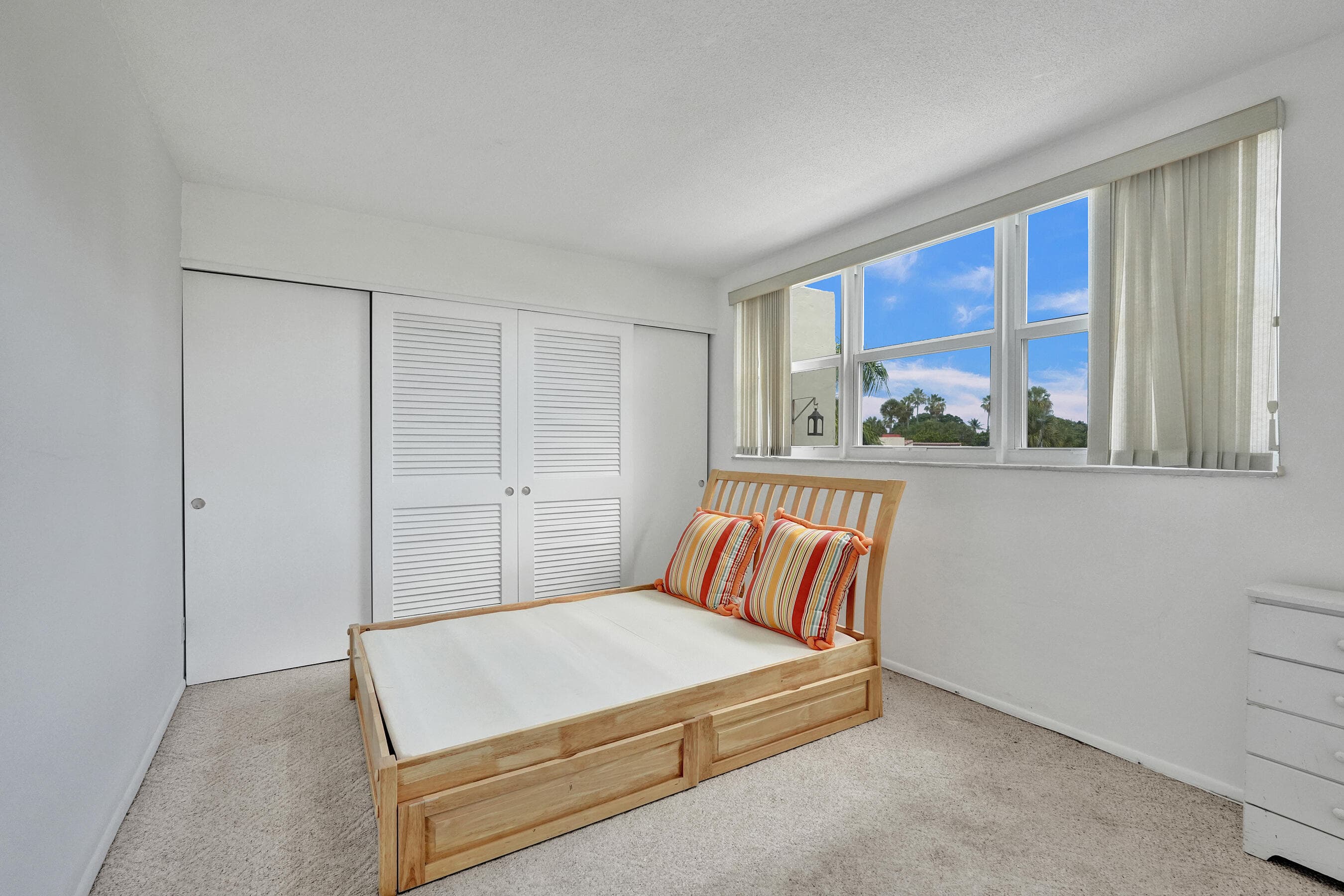 2540 Boundbrook Boulevard 205, West Palm Beach, FL 33406 — photo 9 of 47
