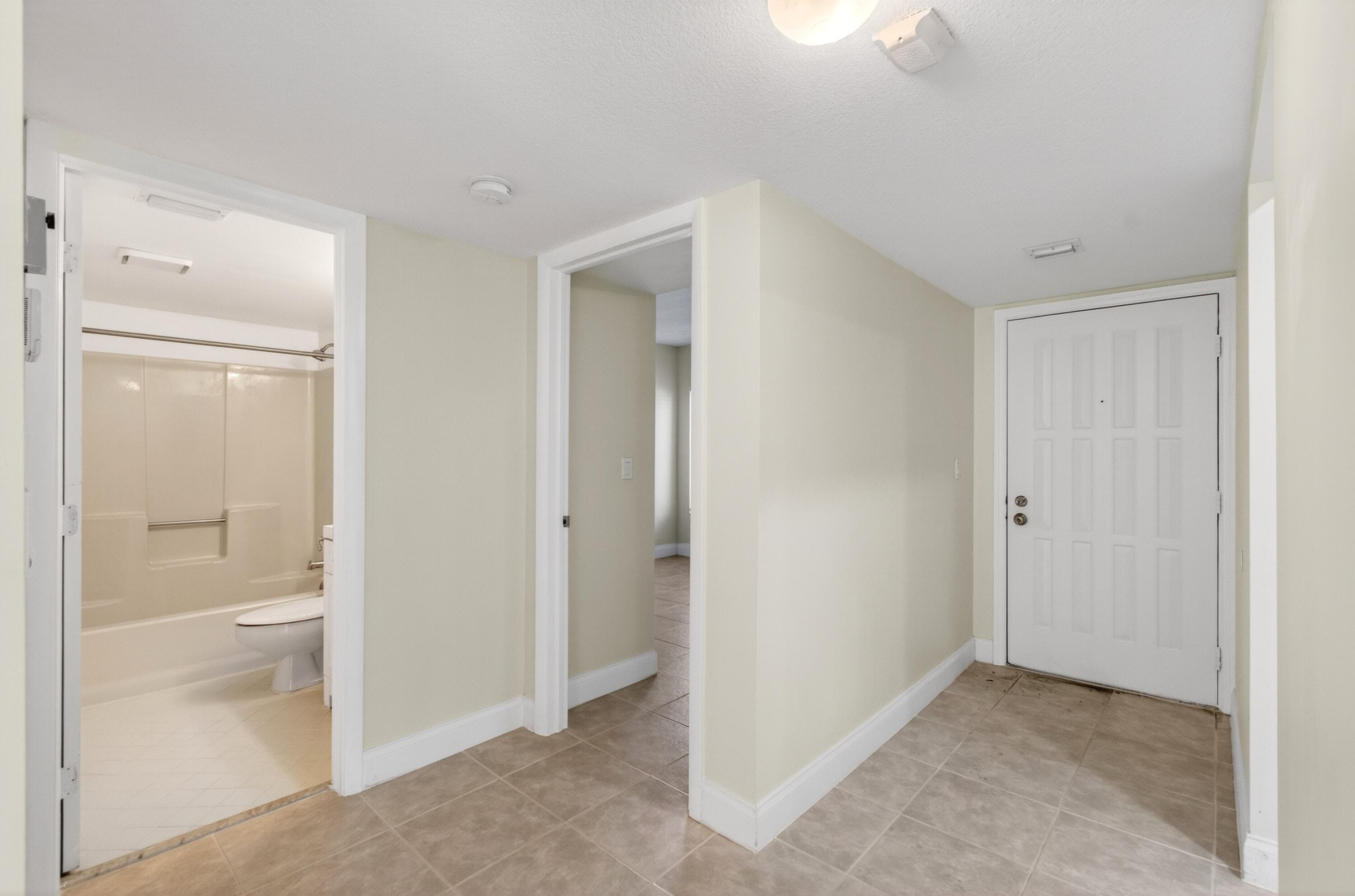 351 Club Circle 101, Boca Raton, FL 33487 — photo 11 of 55