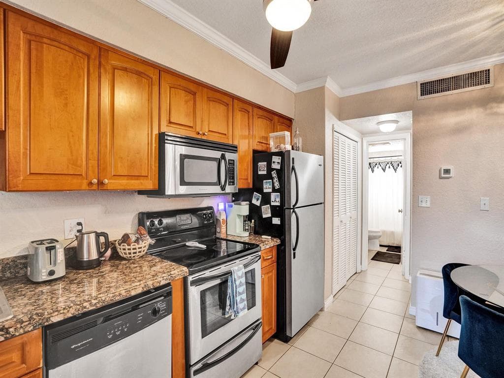 2190 SE 5th Street 4-a, Pompano Beach, FL 33062 — photo 11 of 16