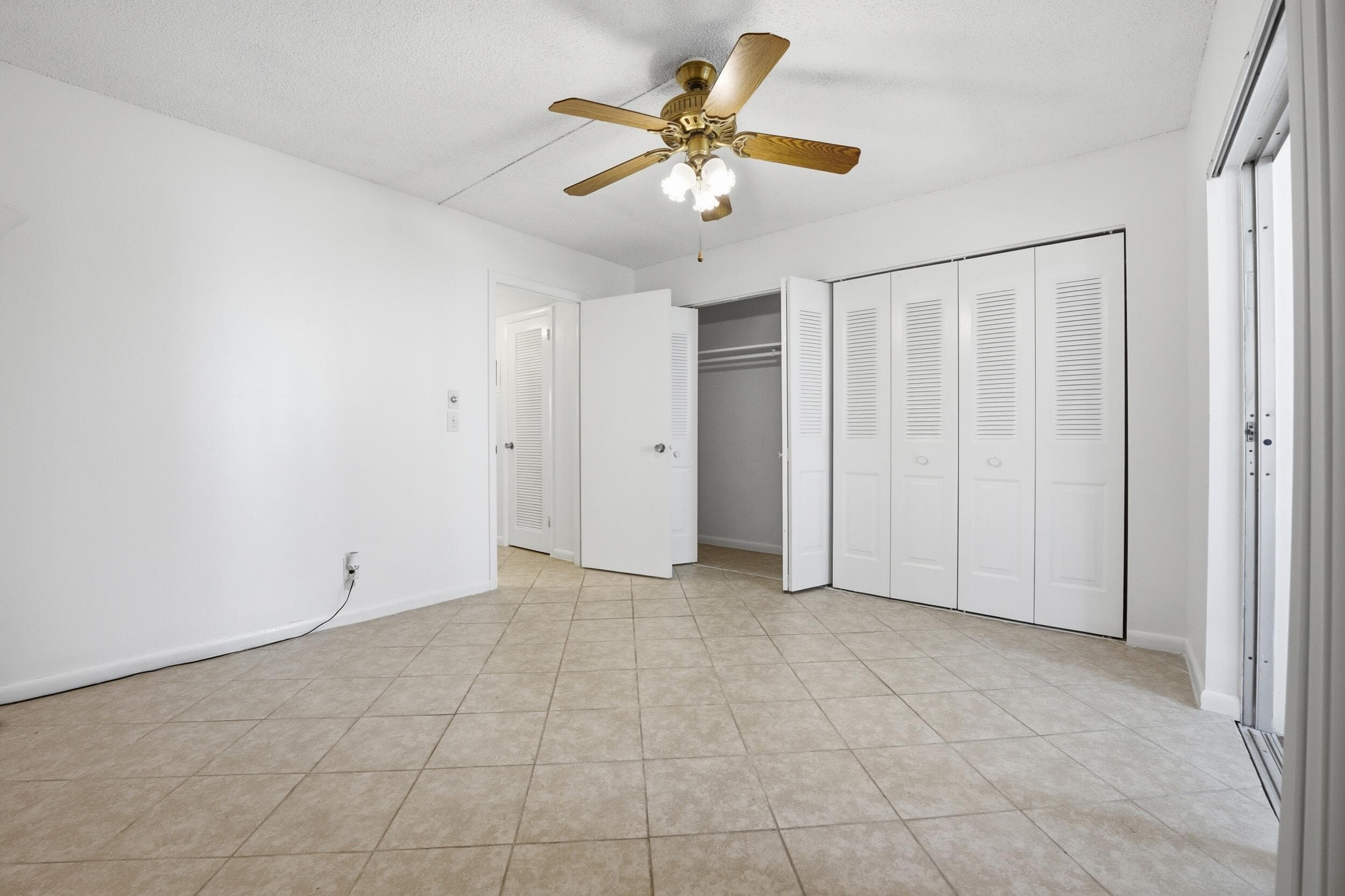 98 E Cambridge E, West Palm Beach, FL 33417 — photo 20 of 41