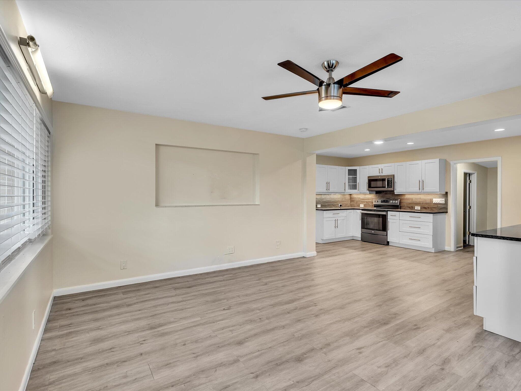 607 W Perry Street, Lantana, FL 33462 — photo 13 of 49