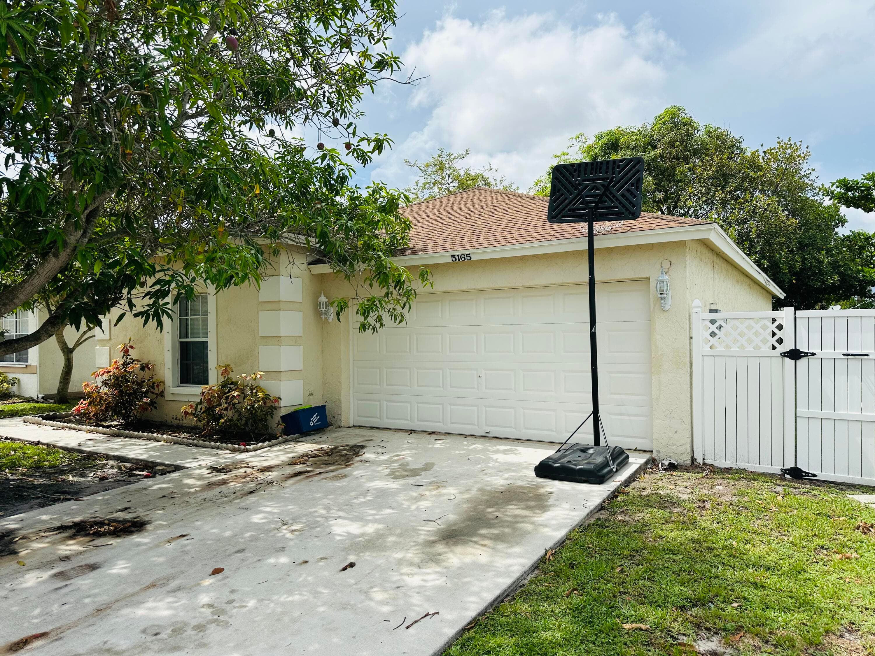 5165 Foxhall Pl, West Palm Beach, FL 33417 — photo 5 of 18