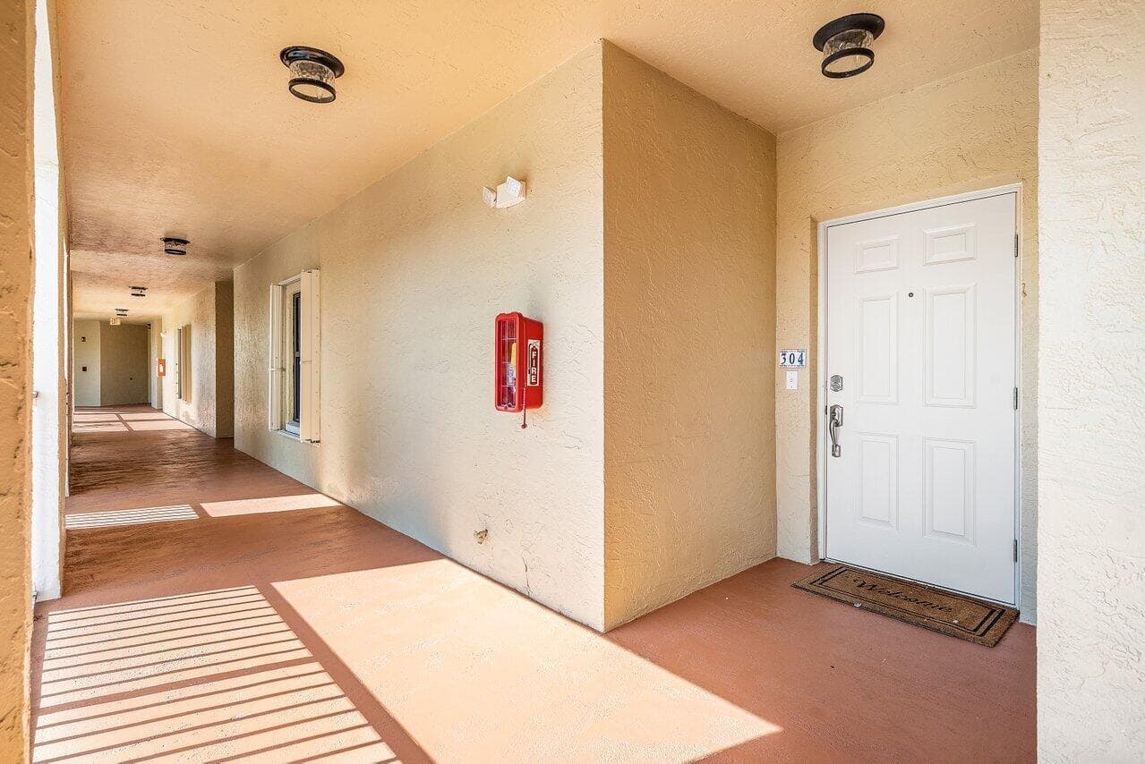 300 Uno Lago Drive 304, Juno Beach, FL 33408 — photo 6 of 24