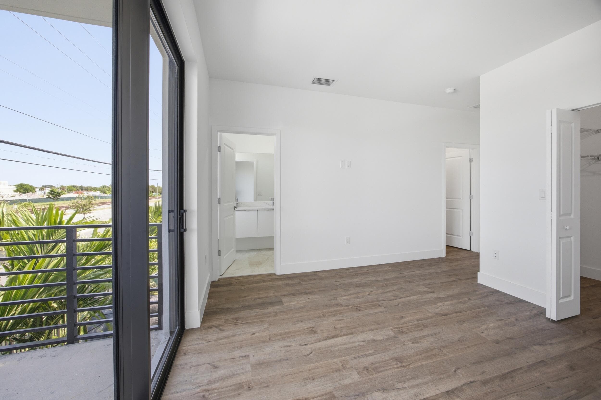 1542 NW 1st Avenue, Pompano Beach, FL 33060 — photo 14 of 25