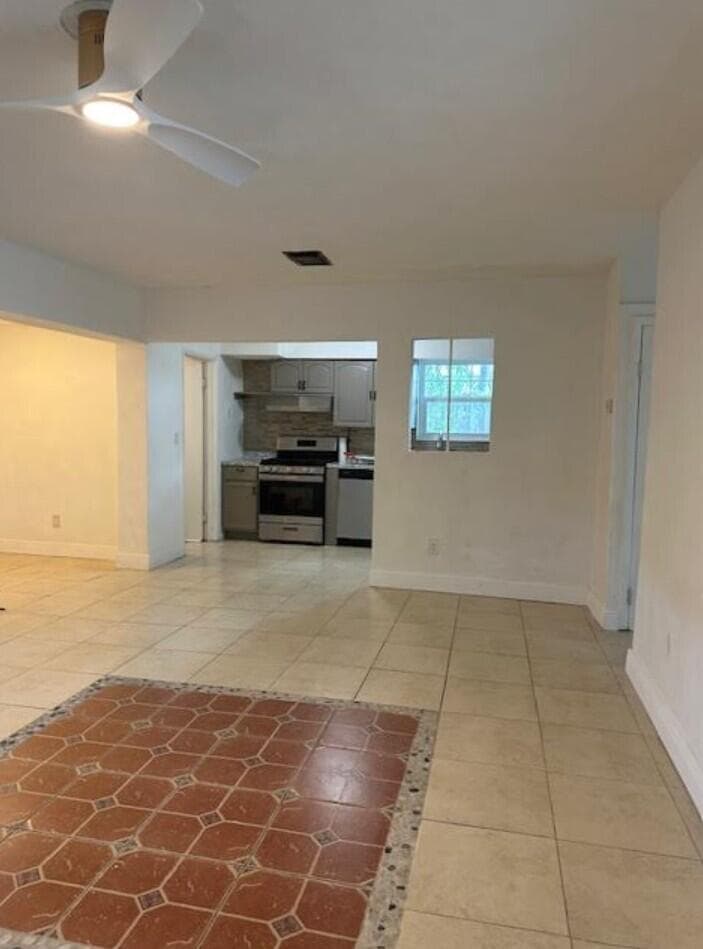 Single Family Residence in Hollywood — photo 12 of 26