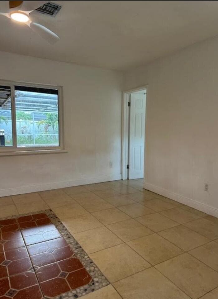 Single Family Residence in Hollywood — photo 14 of 26
