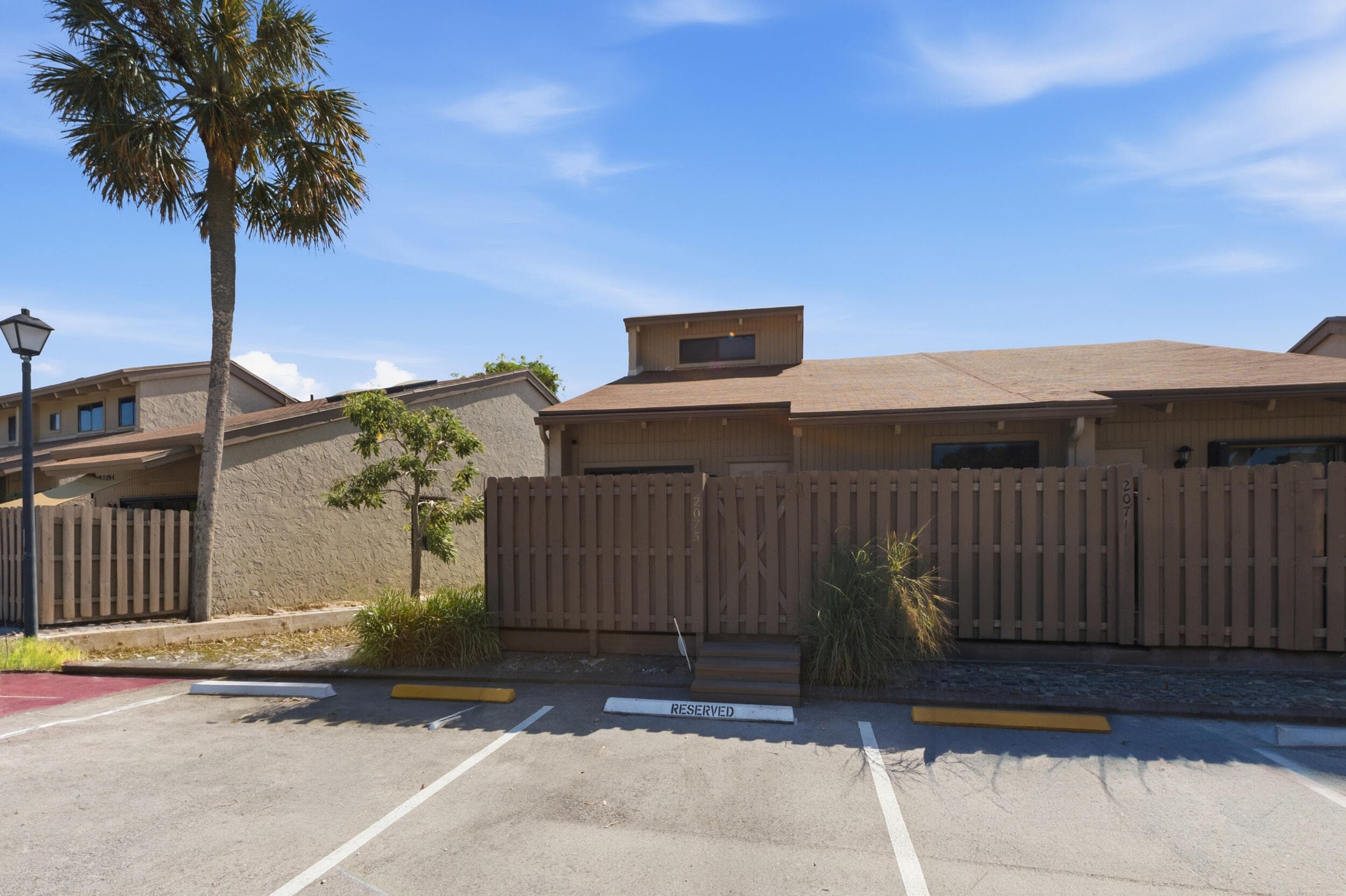 2075 SW 82nd Avenue 2075, Davie, FL 33324 — photo 2 of 31