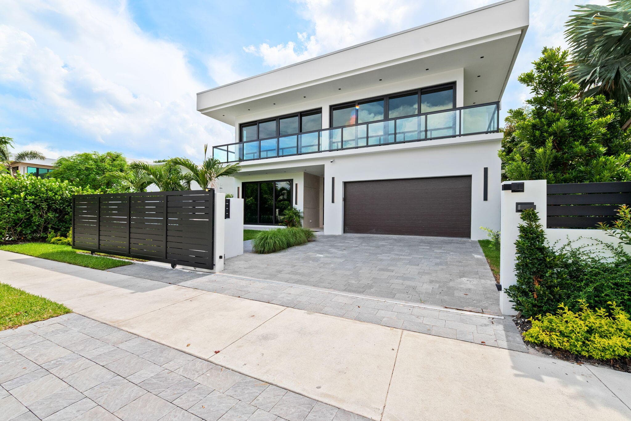 425 NE 10th Avenue, Fort Lauderdale, FL 33301 — photo 1 of 44