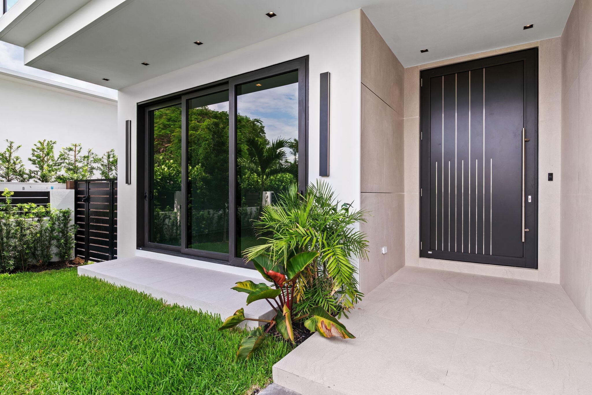425 NE 10th Avenue, Fort Lauderdale, FL 33301 — photo 3 of 44