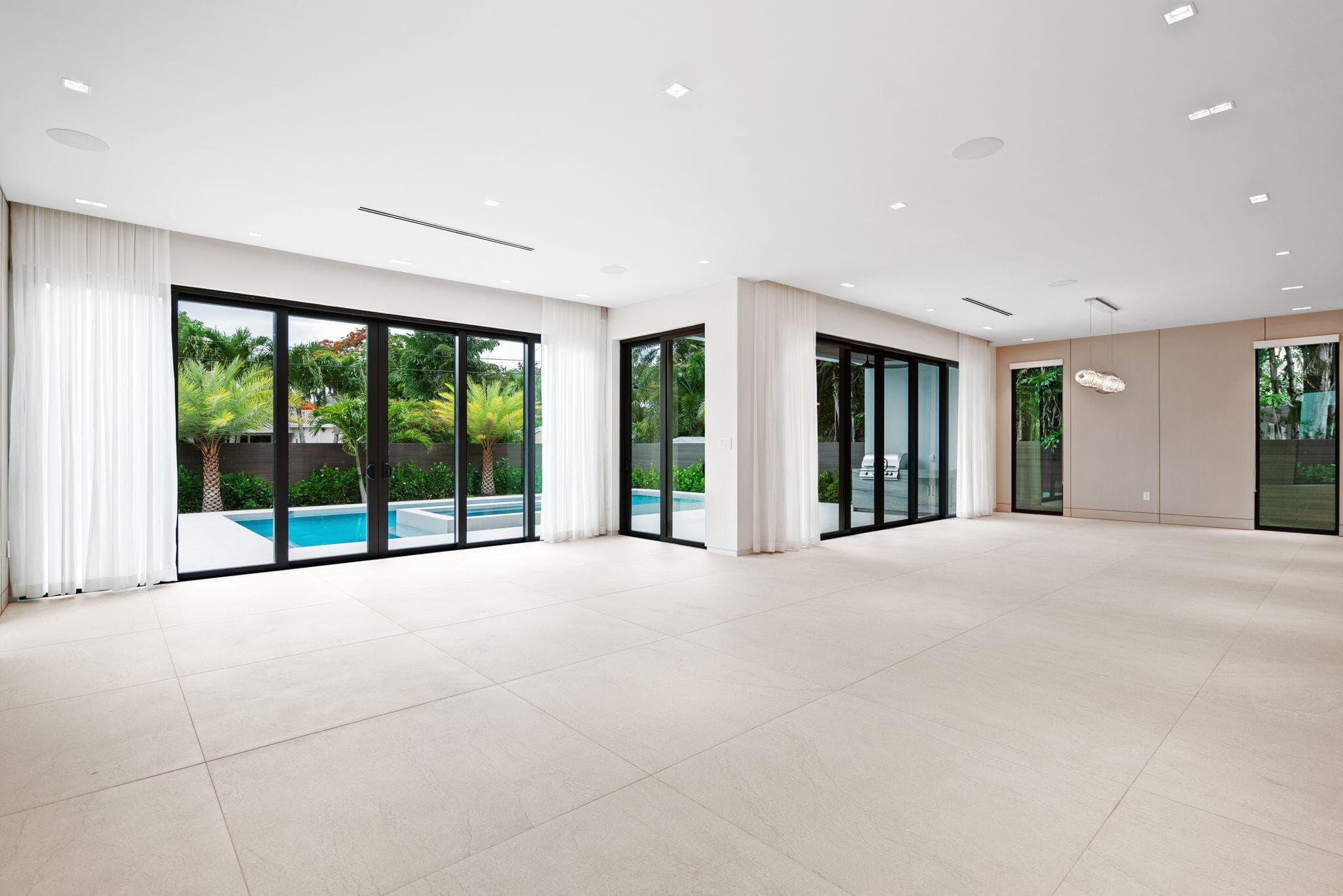 425 NE 10th Avenue, Fort Lauderdale, FL 33301 — photo 12 of 44