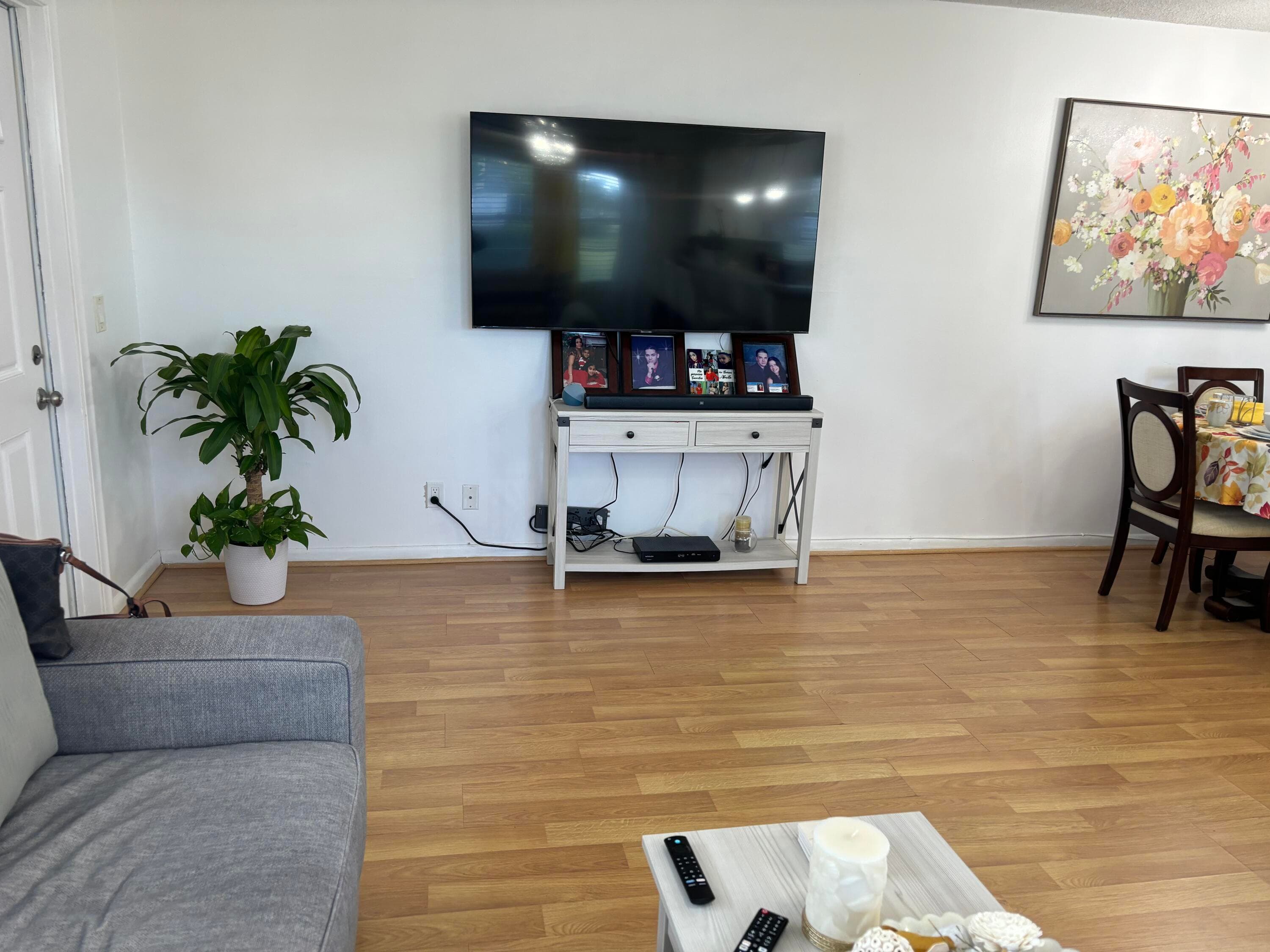 172 Camden, West Palm Beach, FL 33417 — photo 3 of 10