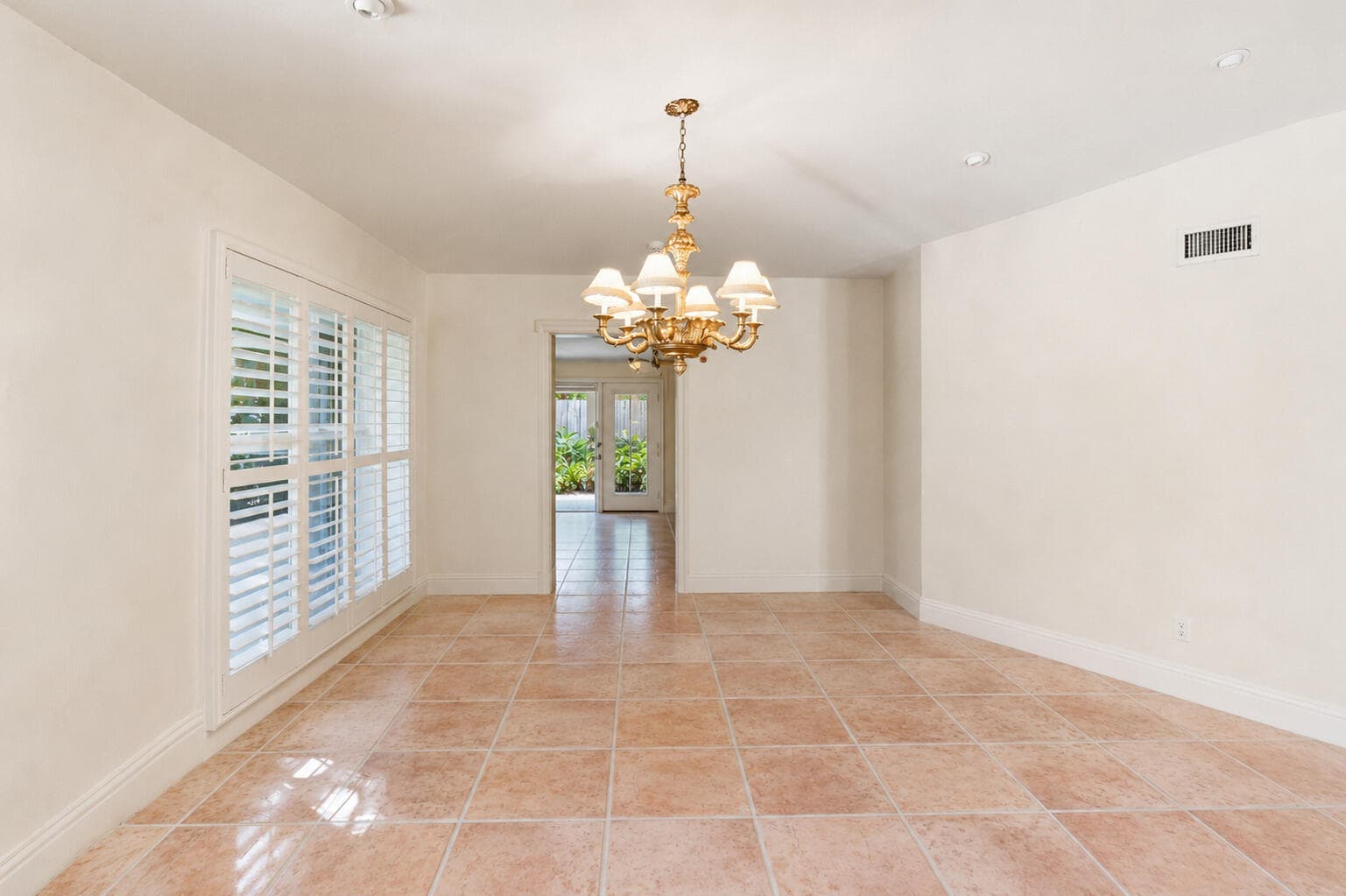 2525 NE 21st Court, Fort Lauderdale, FL 33305 — photo 9 of 62