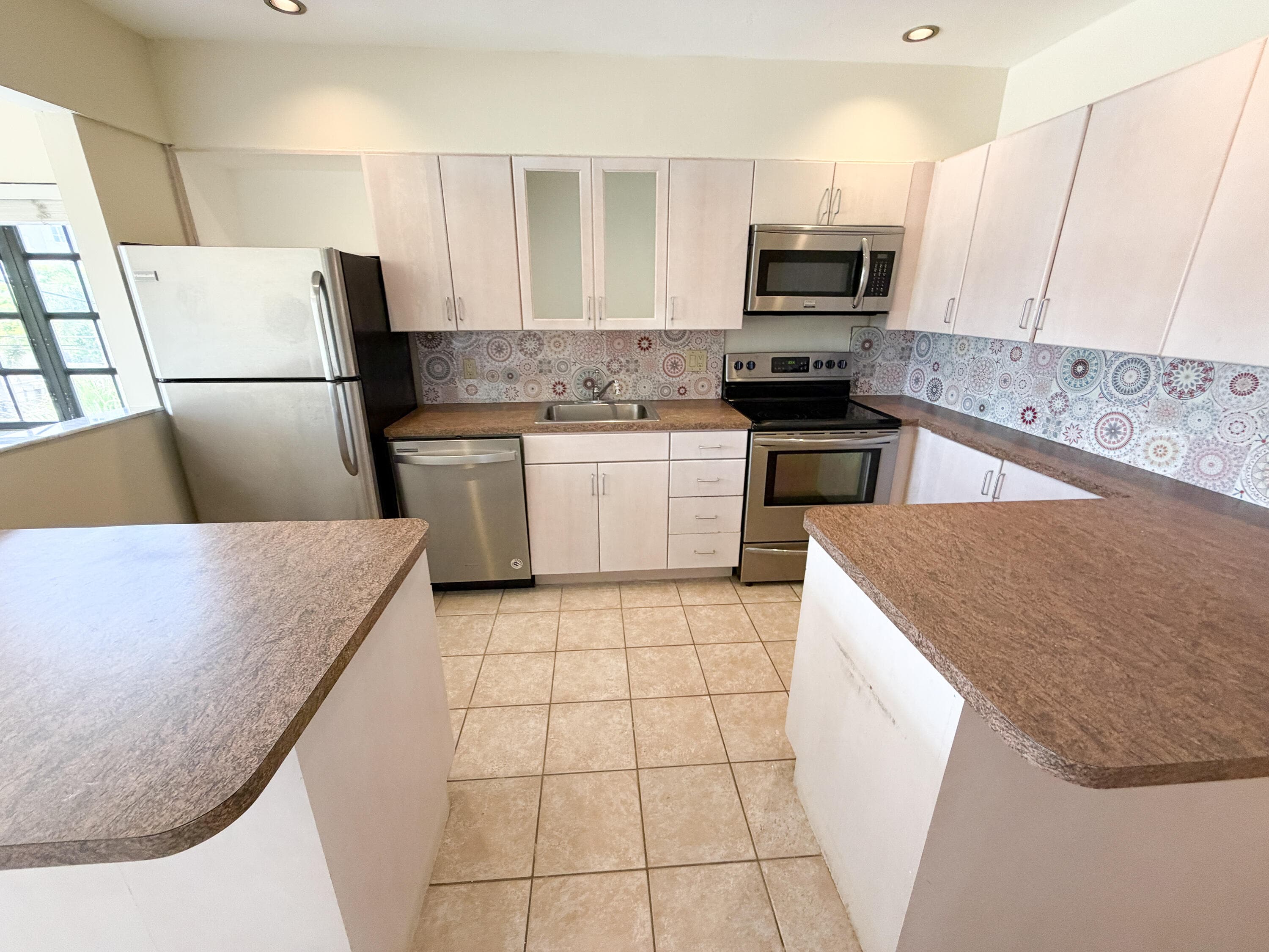 917 NE 16th Avenue 16, Fort Lauderdale, FL 33304 — photo 7 of 23
