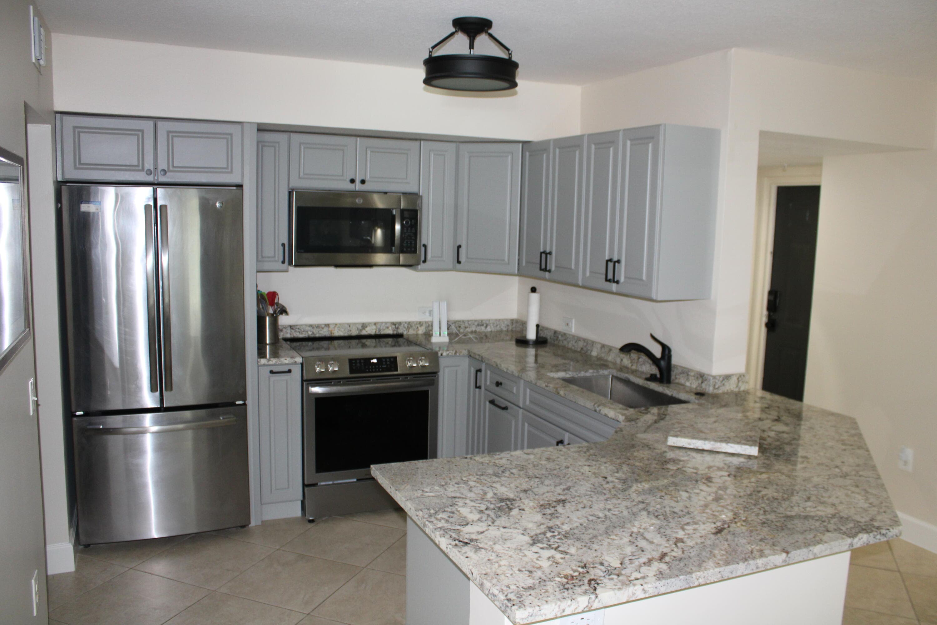Condominium in Boynton Beach — photo 4 of 20