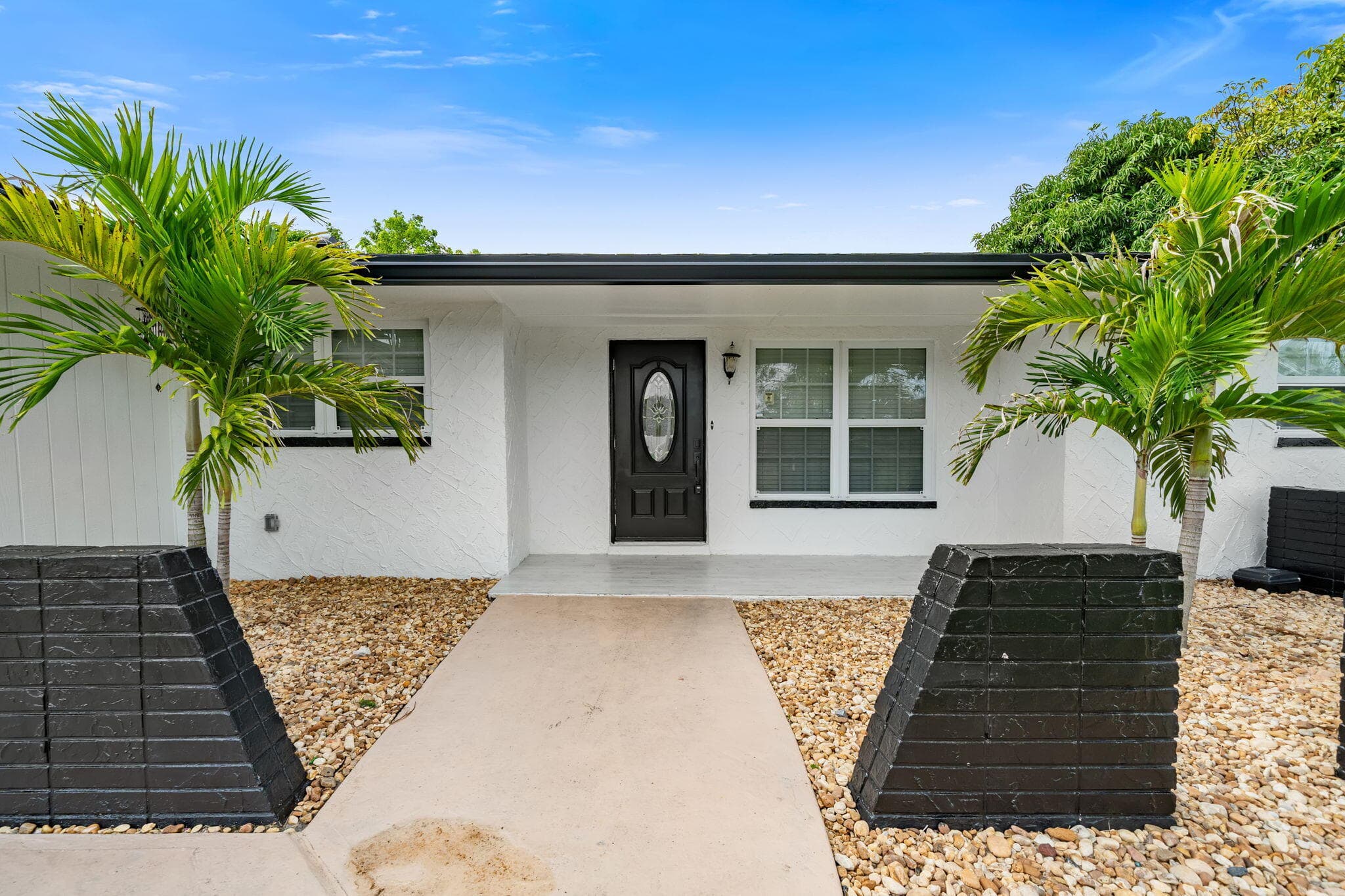 908 Hibiscus Drive, Royal Palm Beach, FL 33411 — photo 4 of 33