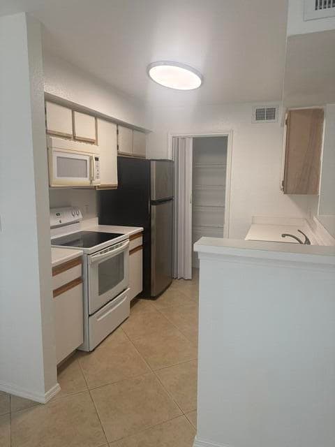 2647 NW 33rd Street 2305, Oakland Park, FL 33309 — photo 5 of 20