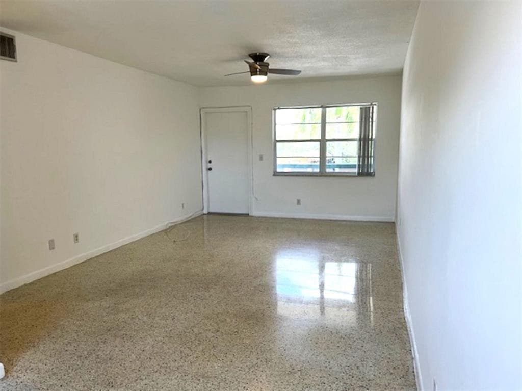 270 NE 40th Street NE 26, Oakland Park, FL 33334 — photo 6 of 14