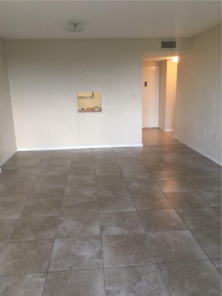 15600 NW 7th Avenue 421, Miami, FL 33169 — photo 10 of 10