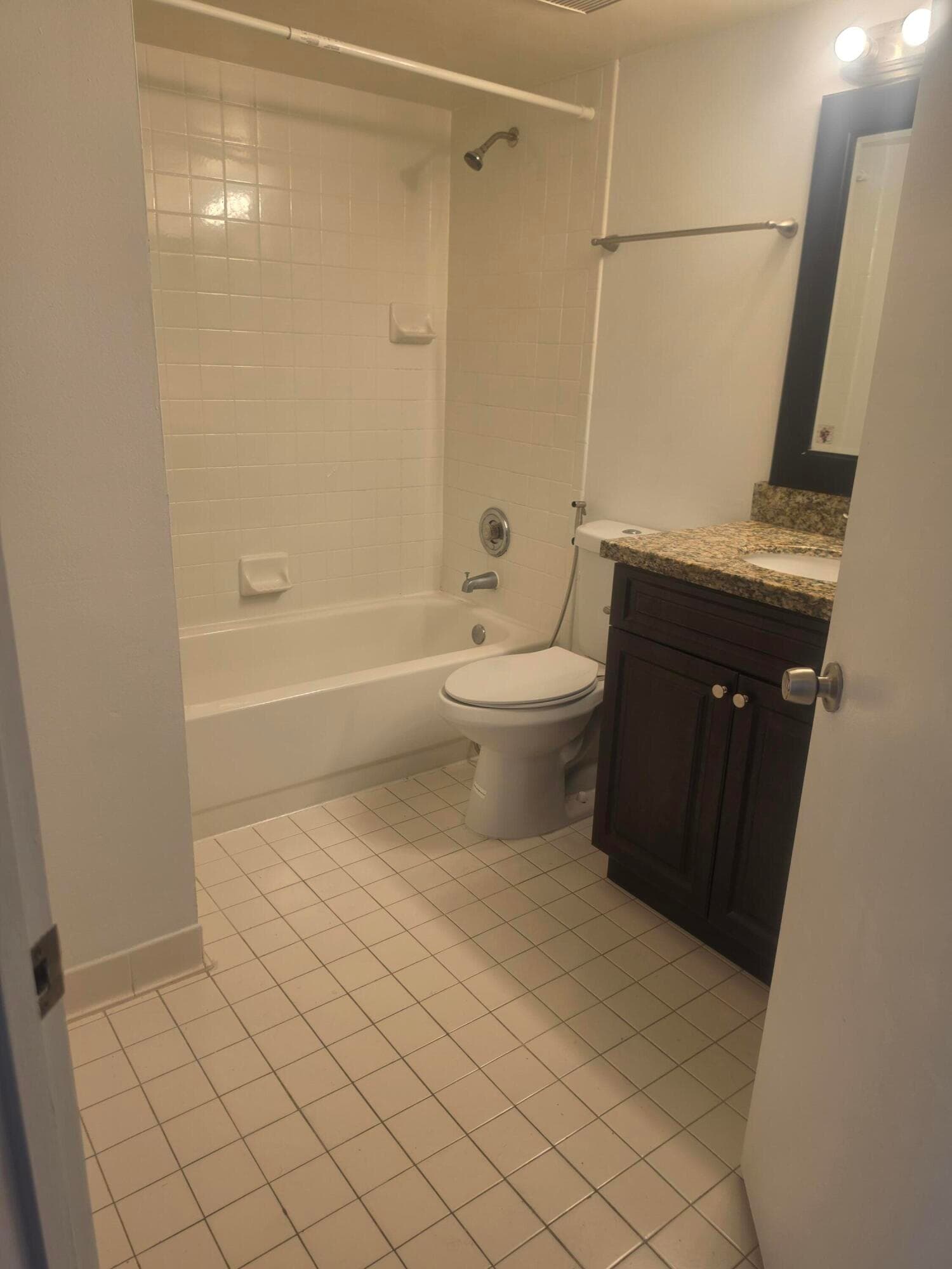 7205 Glenmoor Drive 7205, West Palm Beach, FL 33409 — photo 6 of 14