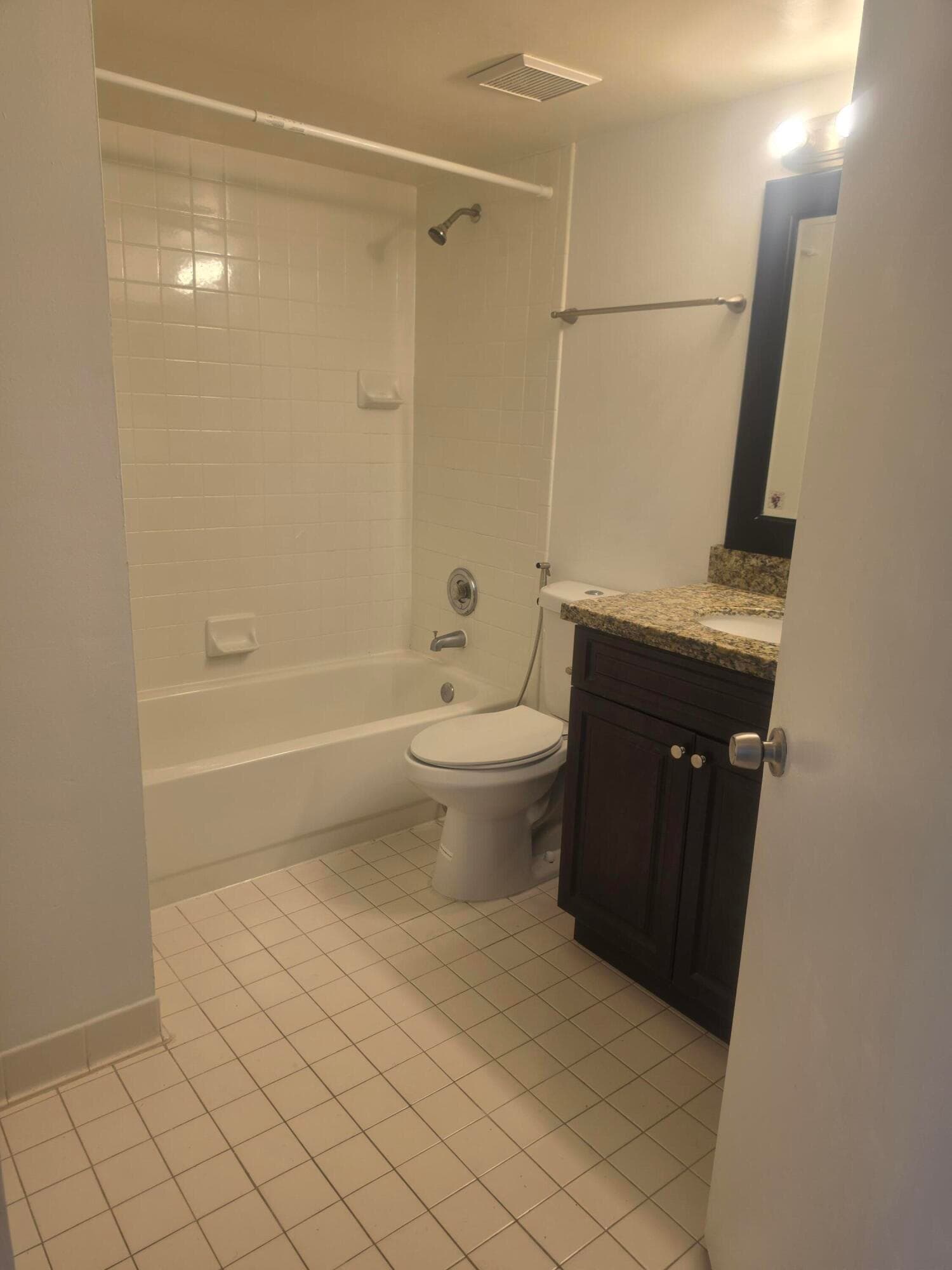 7205 Glenmoor Drive 7205, West Palm Beach, FL 33409 — photo 7 of 14