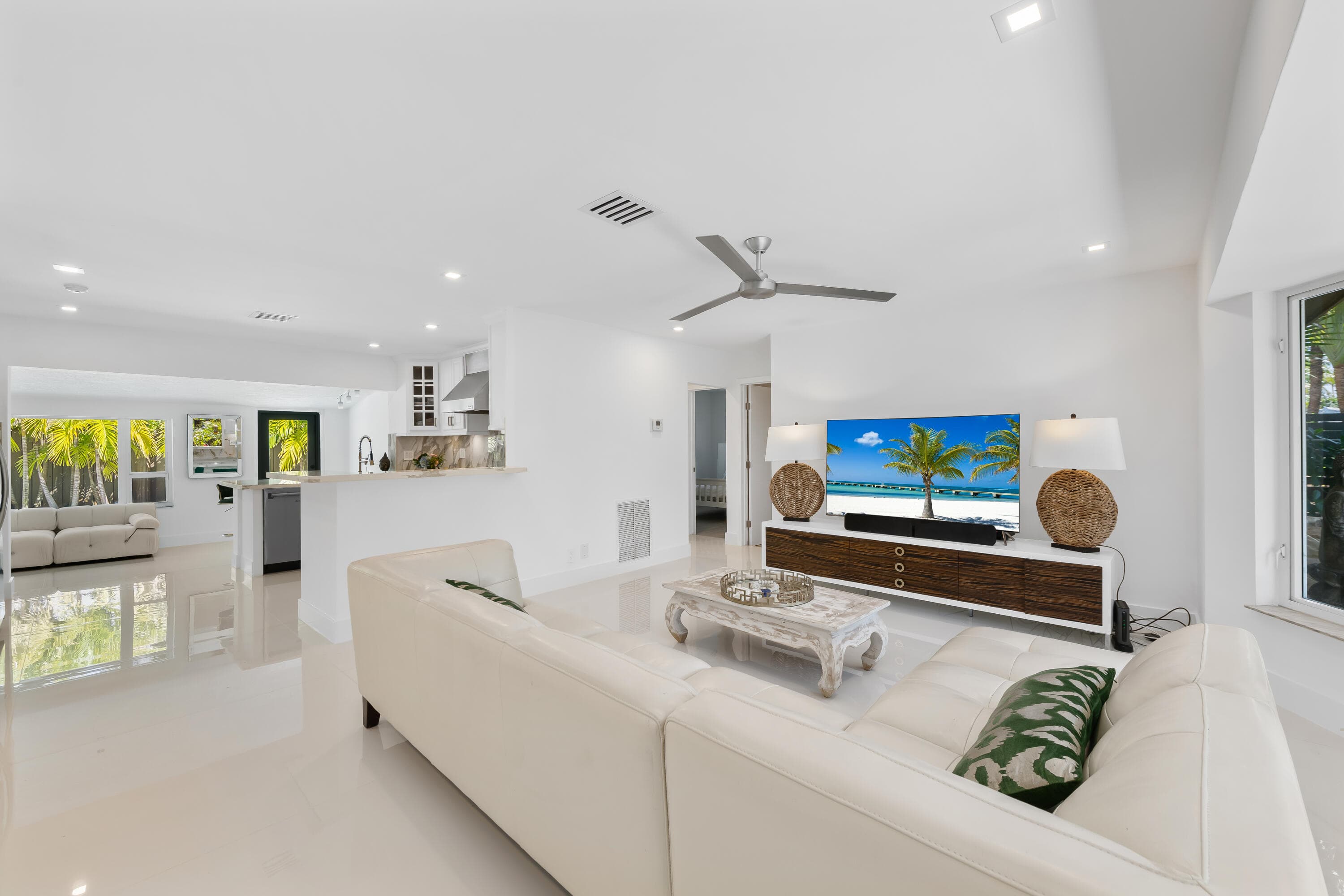 5210 NE 17th Terrace, Fort Lauderdale, FL 33334 — photo 8 of 39
