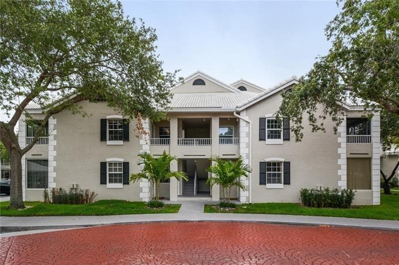 2850 N Oakland Forest Drive 215, Oakland Park, FL 33309 — photo