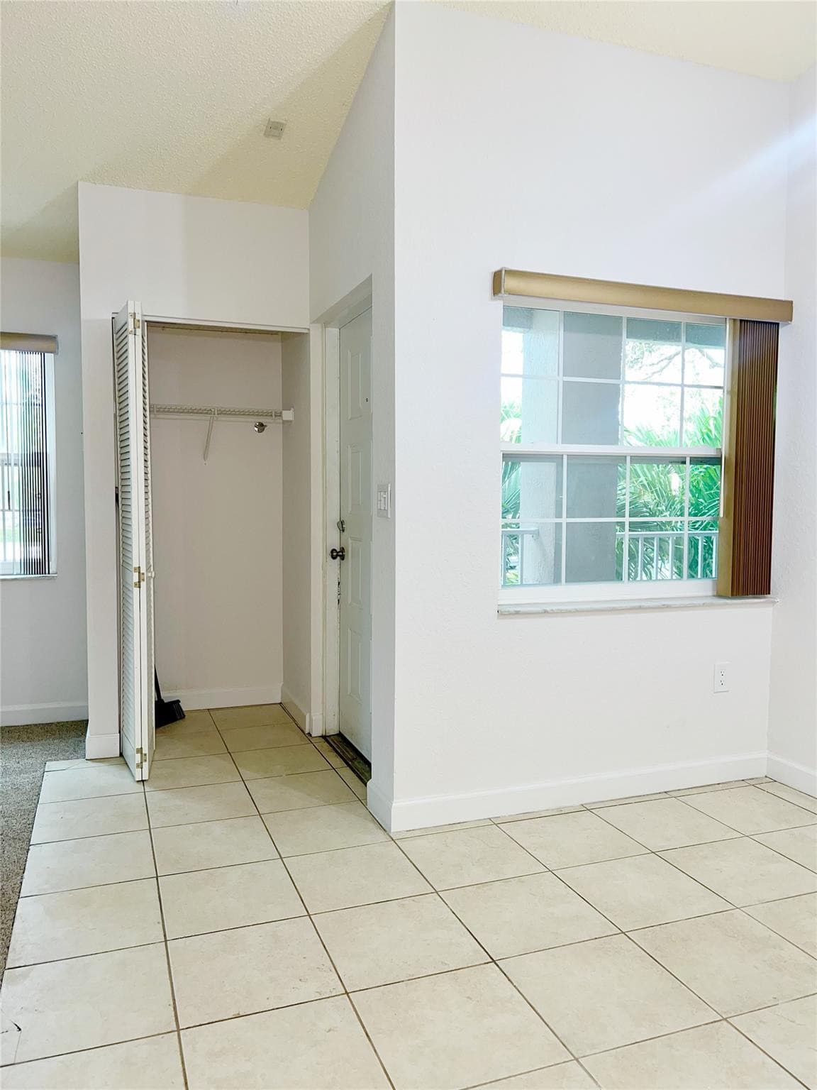 2850 N Oakland Forest Drive 215, Oakland Park, FL 33309 — photo 4 of 25
