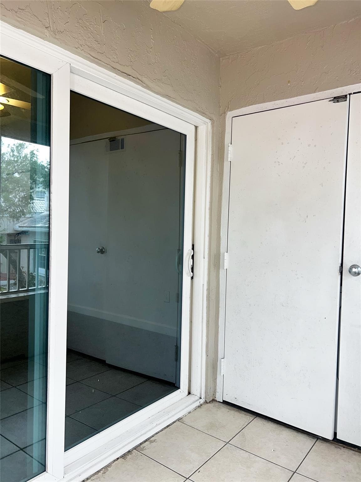 2850 N Oakland Forest Drive 215, Oakland Park, FL 33309 — photo 17 of 25