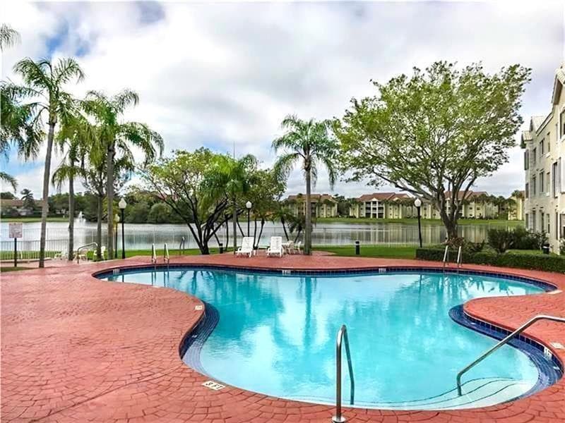 2850 N Oakland Forest Drive 215, Oakland Park, FL 33309 — photo 21 of 25