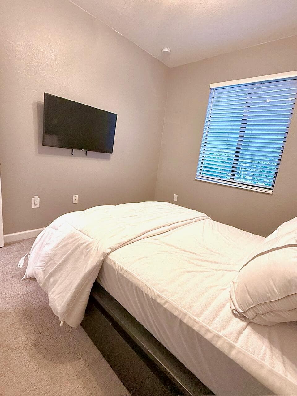 21423 NE 2nd Place, Miami, FL 33179 — photo 14 of 20