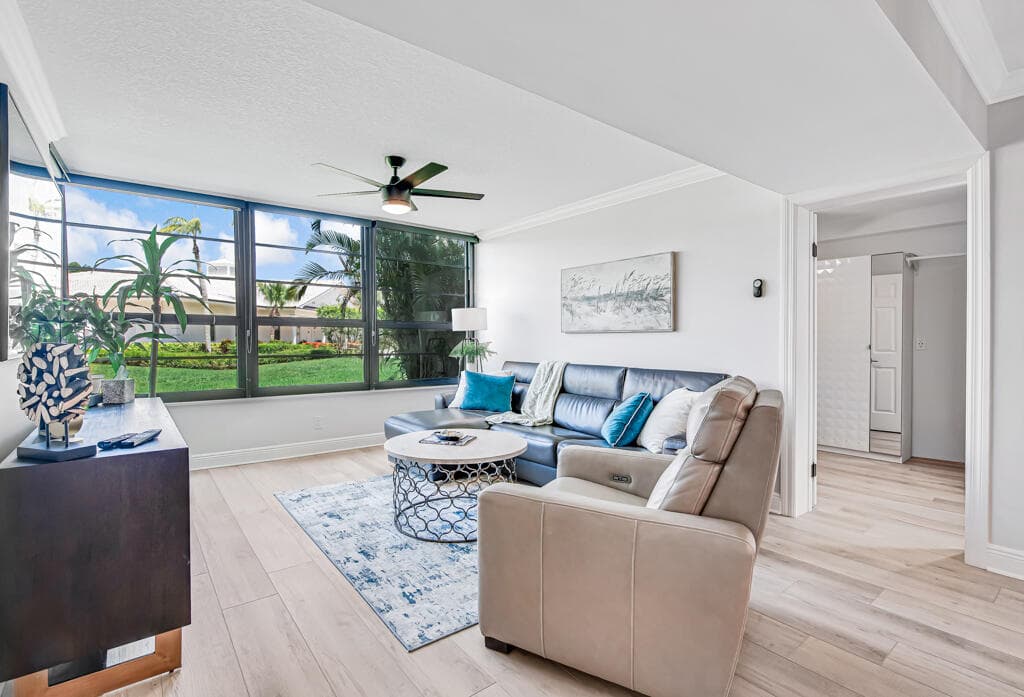 3710 Whitehall Drive 105, West Palm Beach, FL 33401 — photo 11 of 47