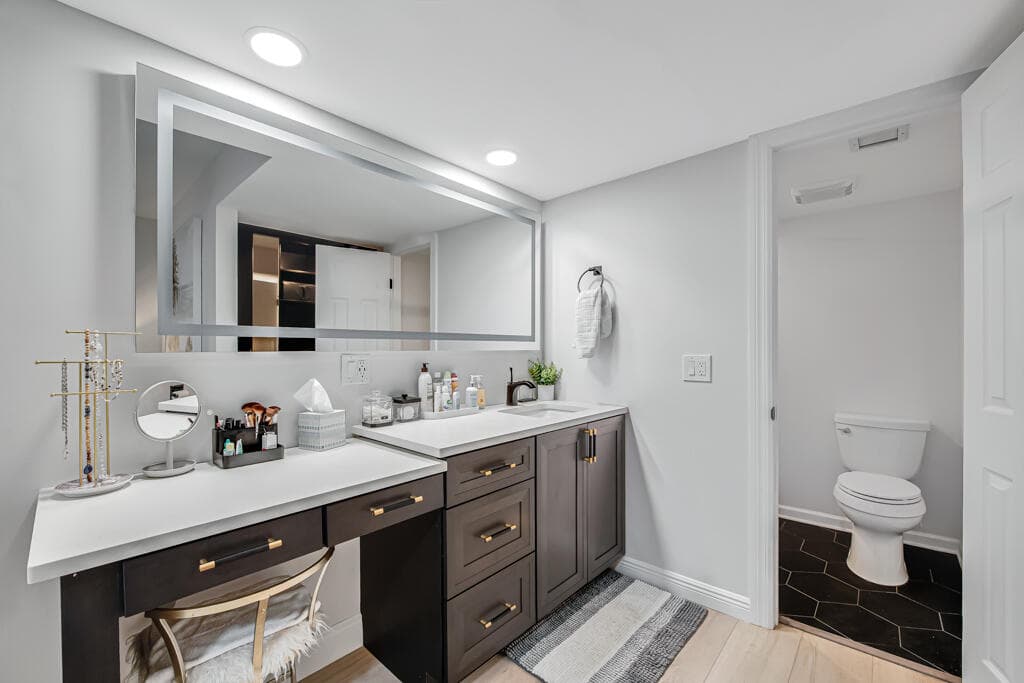3710 Whitehall Drive 105, West Palm Beach, FL 33401 — photo 18 of 47