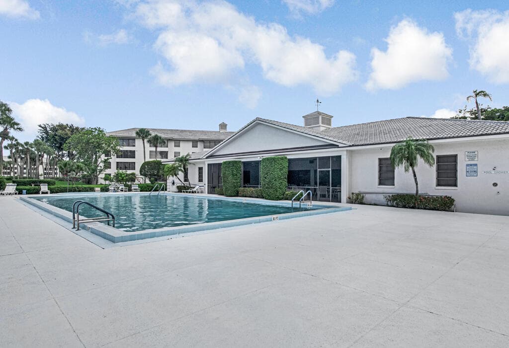 3710 Whitehall Drive 105, West Palm Beach, FL 33401 — photo 29 of 47