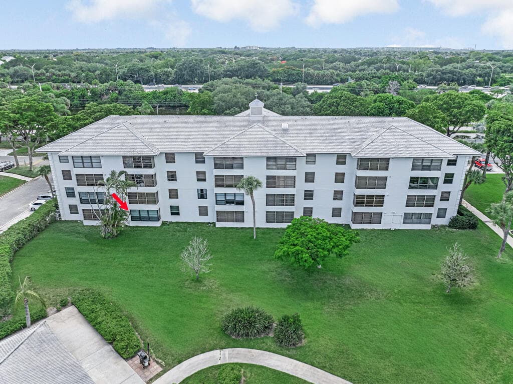 3710 Whitehall Drive 105, West Palm Beach, FL 33401 — photo 43 of 47
