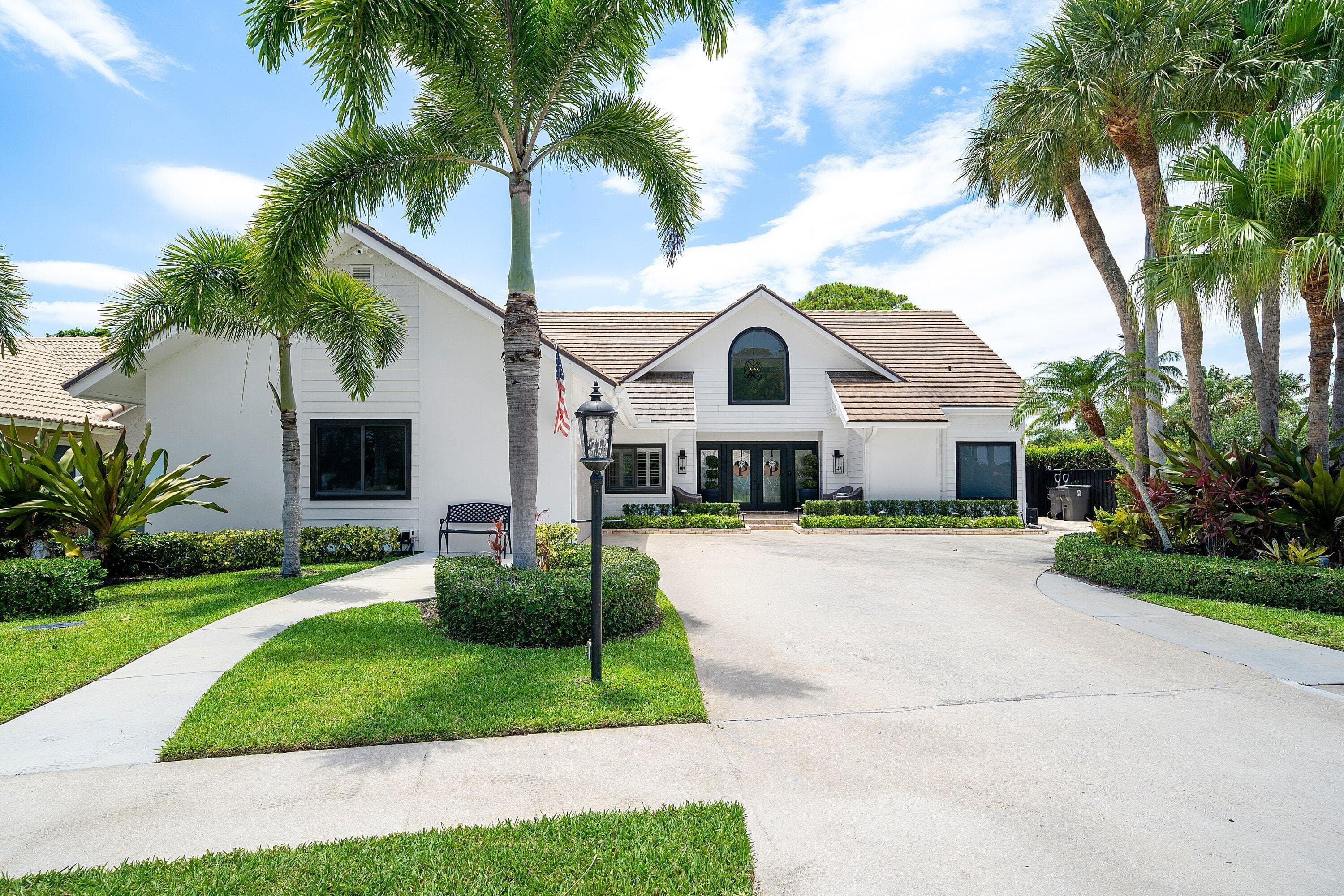 2707 Biarritz Drive, Palm Beach Gardens, FL 33410 — photo 2 of 80