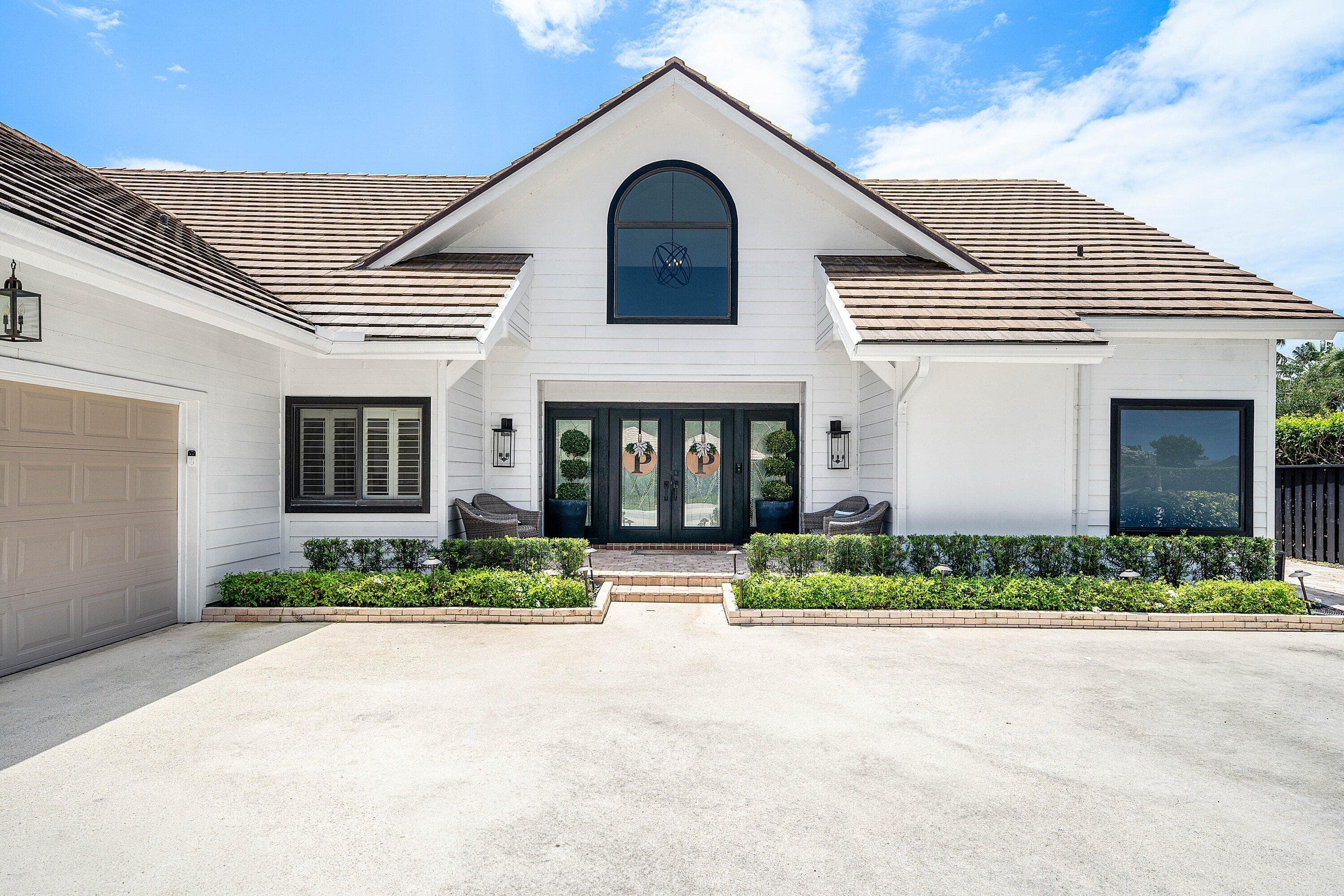 2707 Biarritz Drive, Palm Beach Gardens, FL 33410 — photo 3 of 80