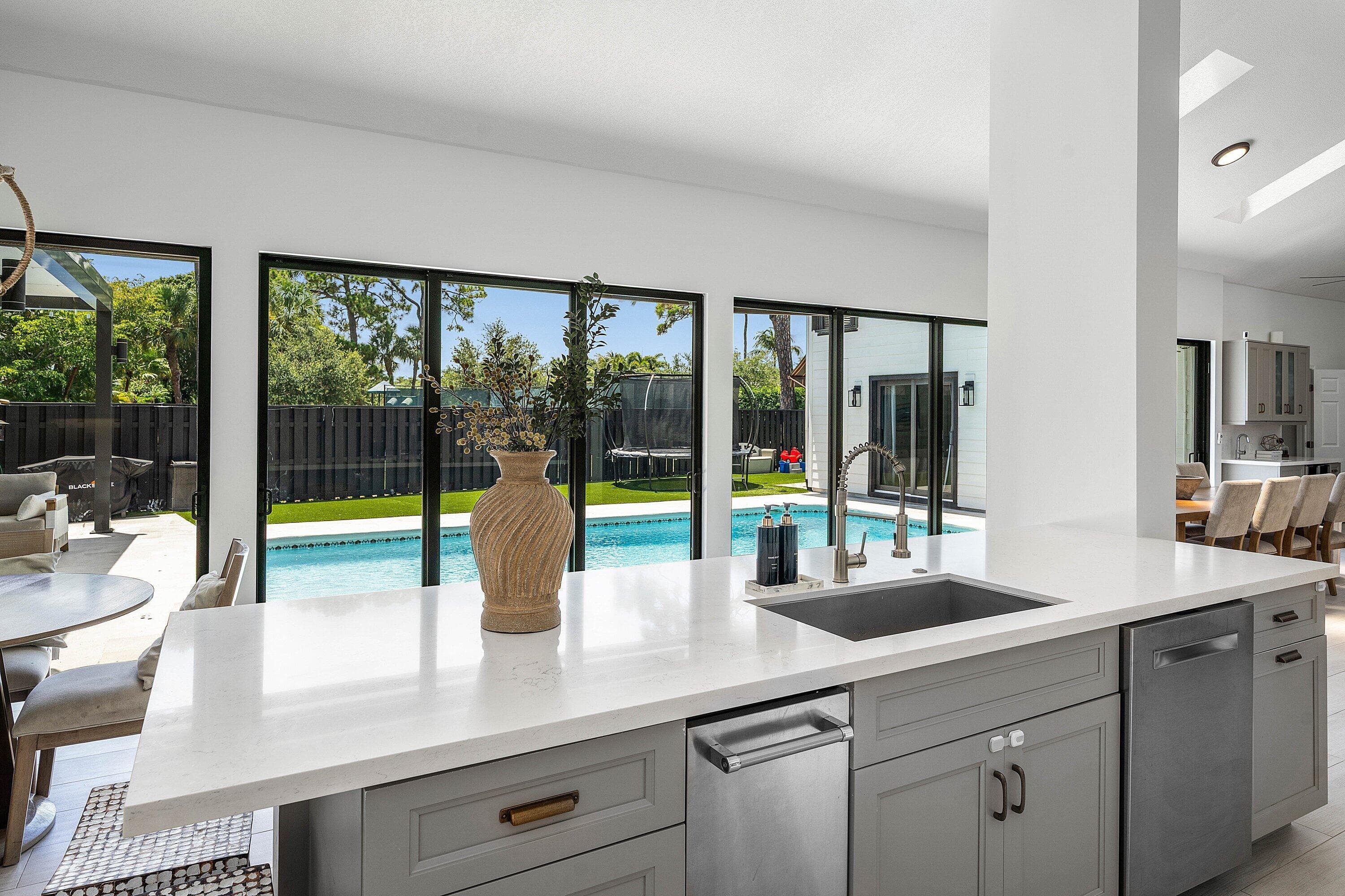 2707 Biarritz Drive, Palm Beach Gardens, FL 33410 — photo 19 of 80
