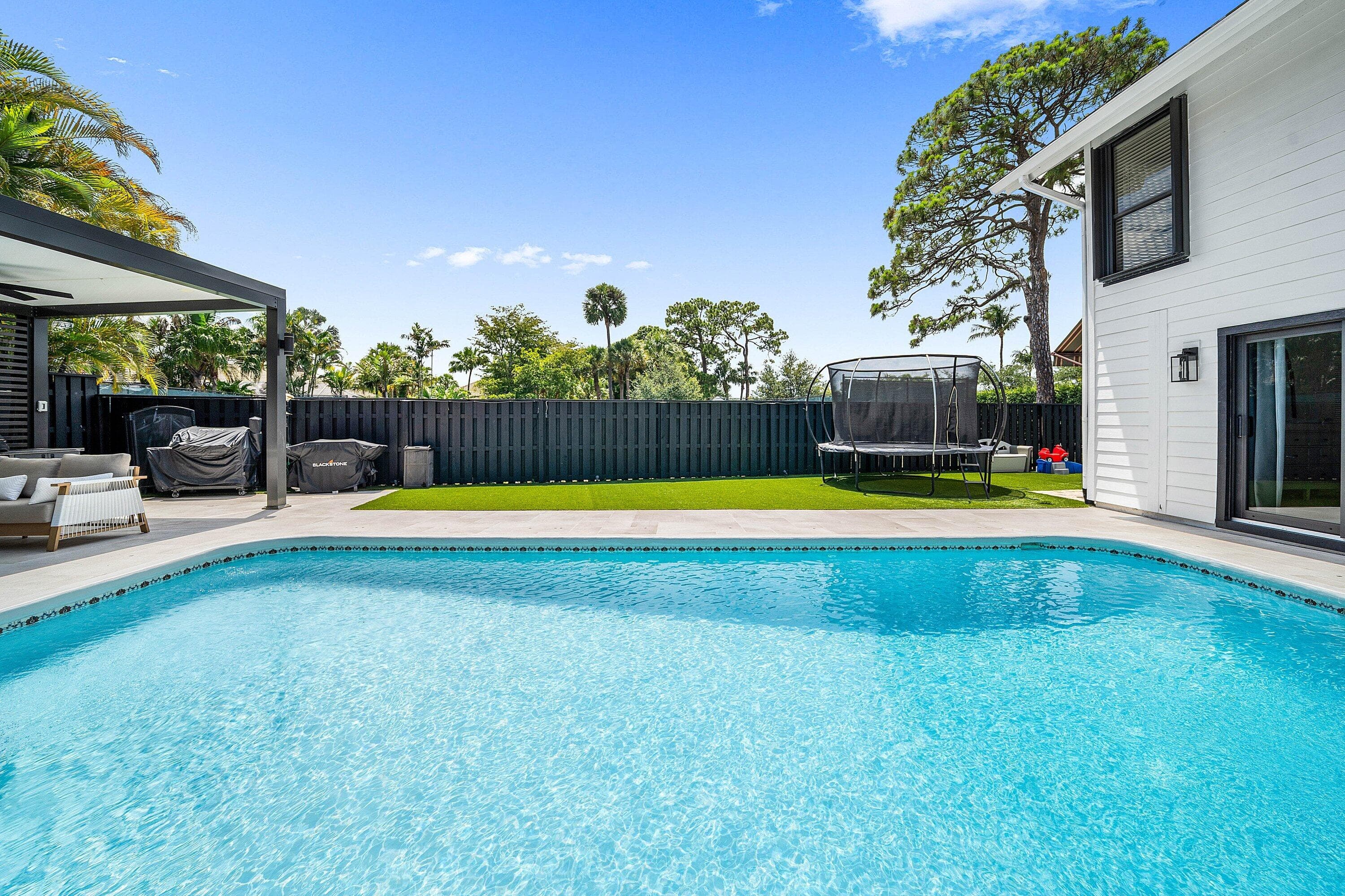2707 Biarritz Drive, Palm Beach Gardens, FL 33410 — photo 47 of 80