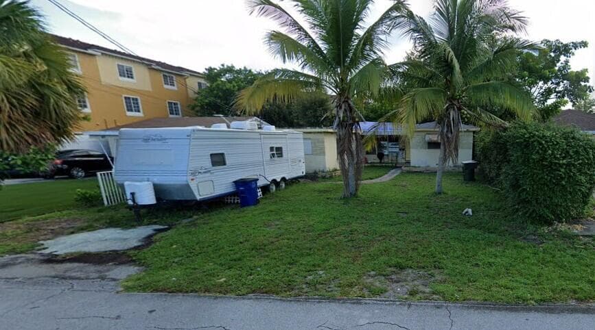 104 NW 3rd Avenue, Hallandale Beach, FL 33009 — photo 1 of 1