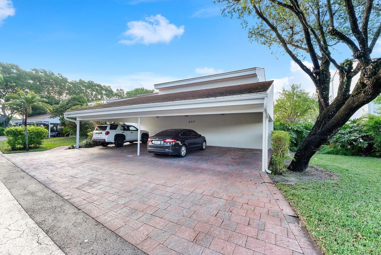 6237 Old Court Road 104, Boca Raton, FL 33433 — photo 25 of 34