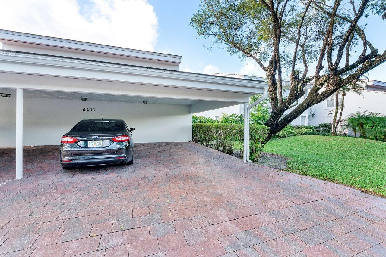 6237 Old Court Road 104, Boca Raton, FL 33433 — photo 26 of 34