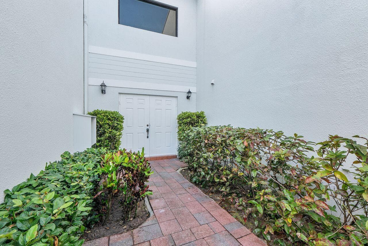 6237 Old Court Road 104, Boca Raton, FL 33433 — photo 4 of 34