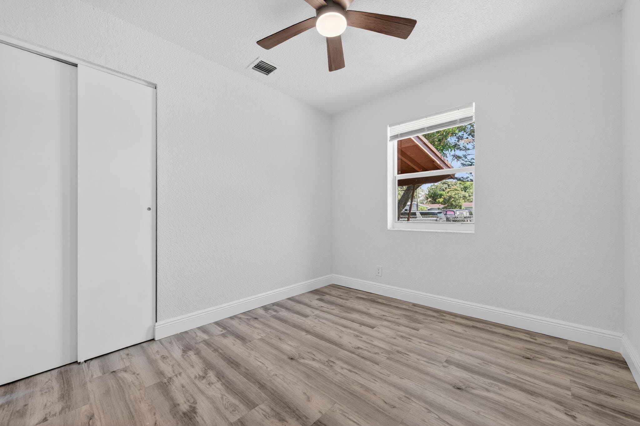 261 NE 22nd Street, Pompano Beach, FL 33060 — photo 8 of 14