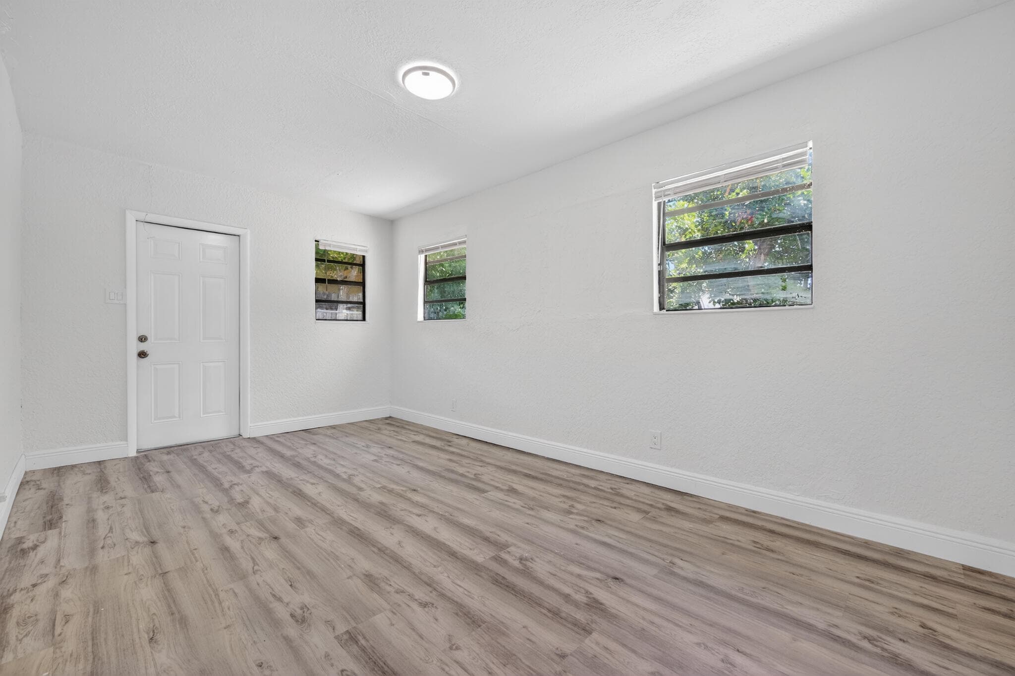 261 NE 22nd Street, Pompano Beach, FL 33060 — photo 10 of 14
