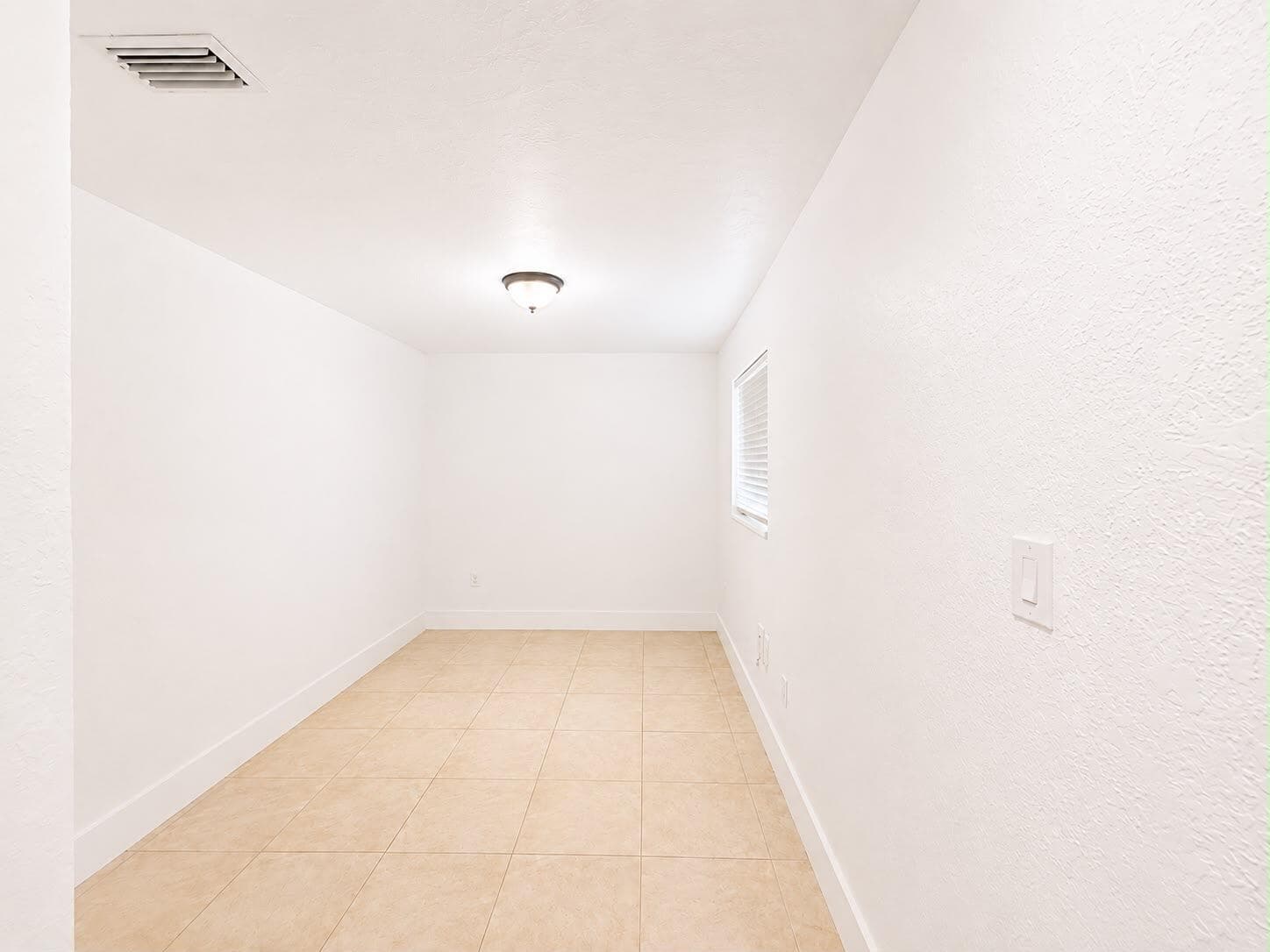 990 NW 1st Street Apt 1, Miami, FL 33128 — photo 7 of 10